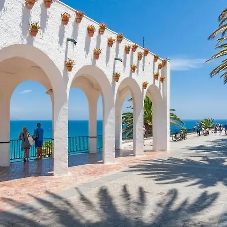 Penthouse With Amazing Sea Views And Parking Appartement Nerja